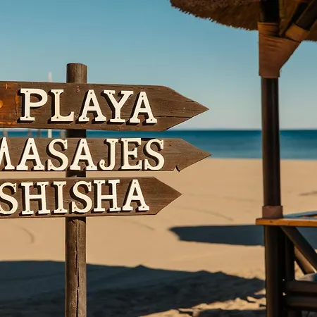 Beachfront With Panoramic Sea Views, Private Parking, Swimming Pools And Mini Golf דירה