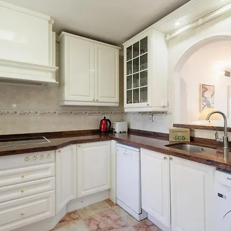 Beachfront With Panoramic Sea Views, Private Parking, Swimming Pools And Mini Golf Torremolinos