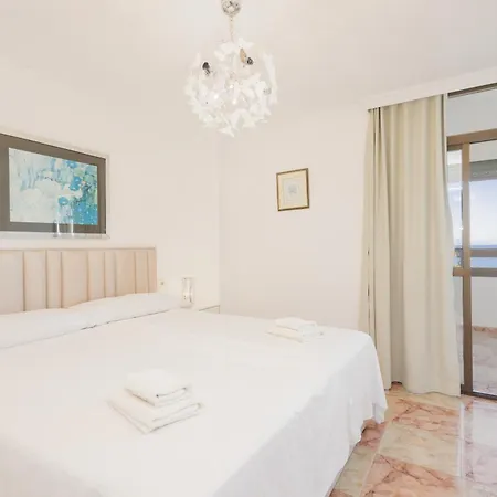 Apartment Beachfront With Panoramic Sea Views, Private Parking, Swimming Pools And Mini Golf *