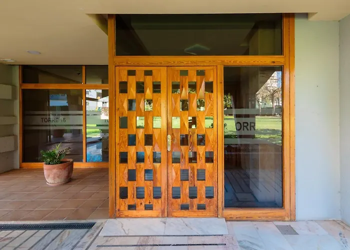 Beachfront With Panoramic Sea Views, Private Parking, Swimming Pools And Mini Golf Апартаменты Торремолинос