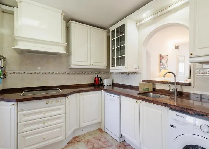 Beachfront With Panoramic Sea Views, Private Parking, Swimming Pools And Mini Golf Торремолинос