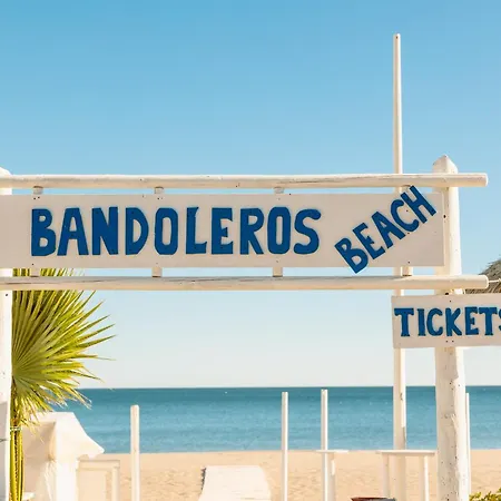 Beachfront With Panoramic Sea Views, Private Parking, Swimming Pools And Mini Golf Torremolinos