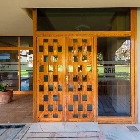 Beachfront With Panoramic Sea Views, Private Parking, Swimming Pools And Mini Golf Апартаменты Торремолинос